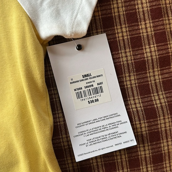 Woman’s NWTs Champion Morning Sunlight Ringer Tee - Picture 4 of 4